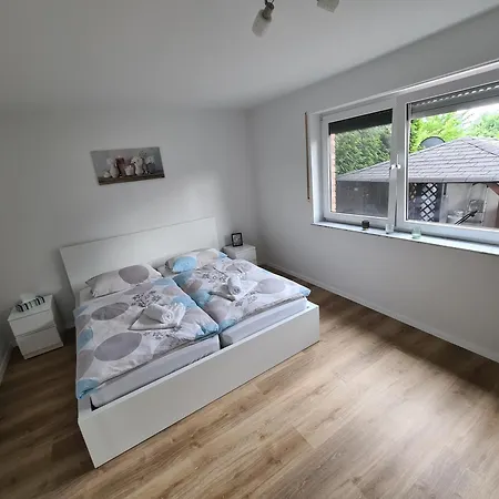 Grosse Naehe Flughafen Koeln/bonn Apartment *